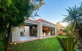 Kingfisher House, Pecanwood Estate, Hartbeespoort